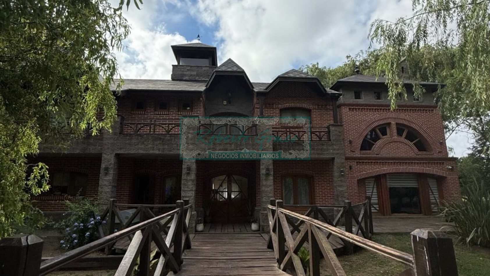 Espectacular casa con enorme terreno