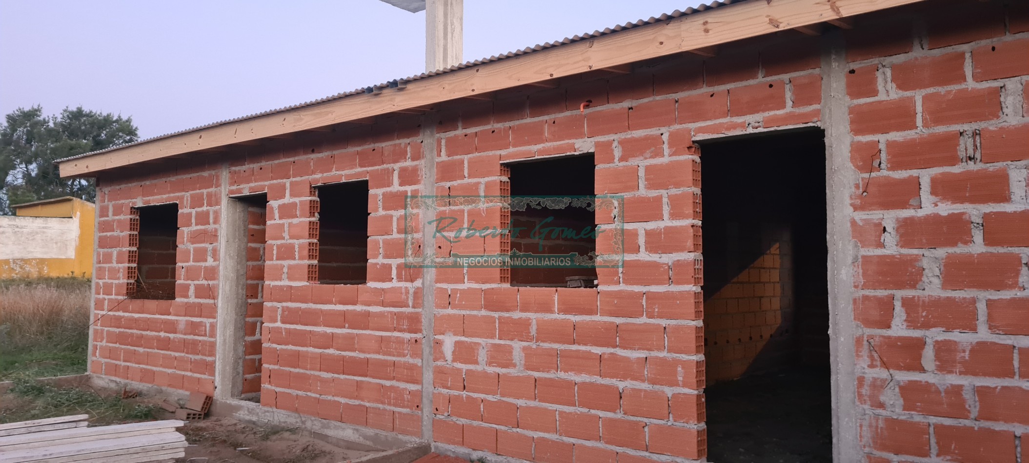 CHALET EN CONSTRUCCION CON 1/2 LOTE