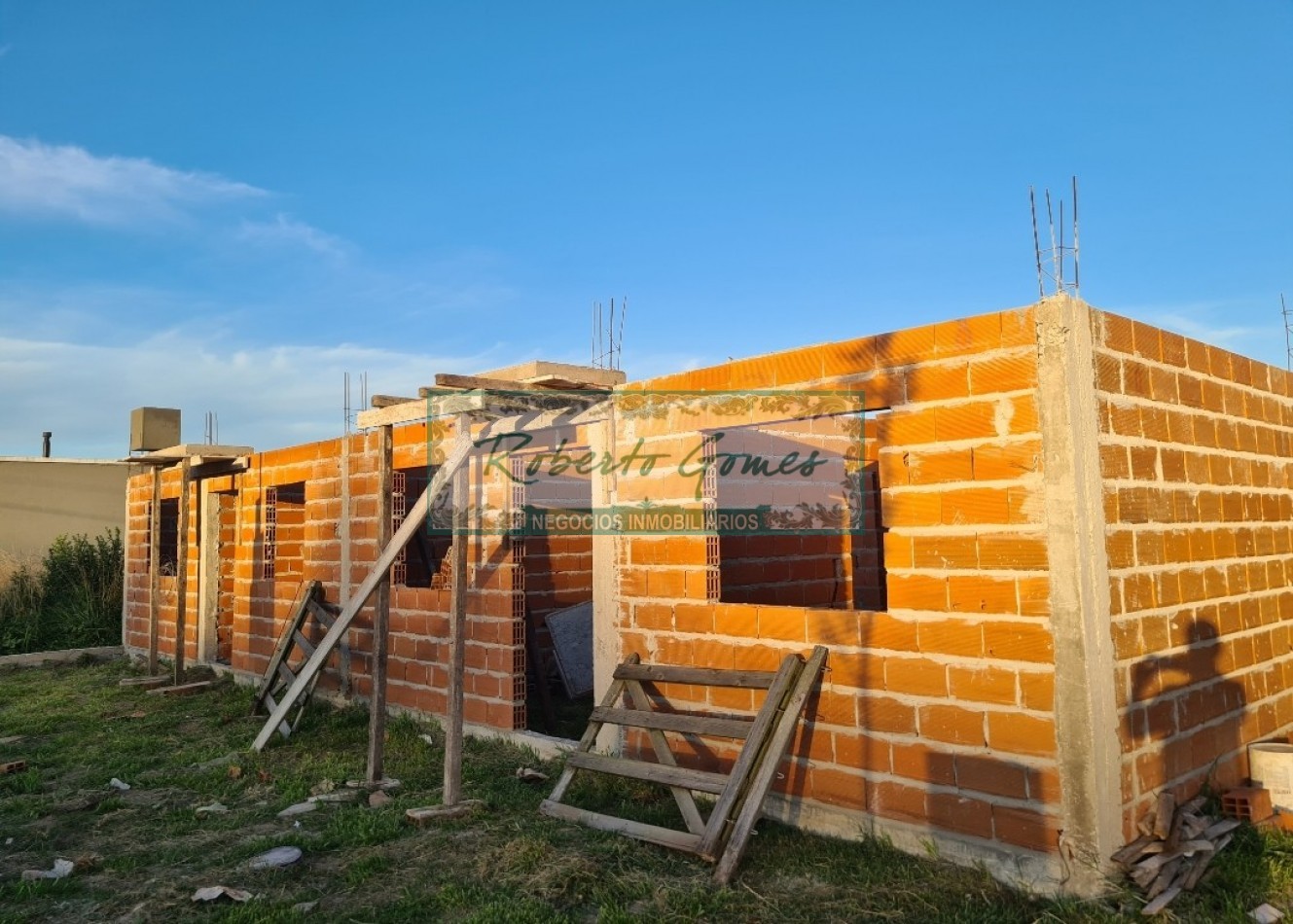 CHALET (de pozo) en zona en constante crecimiento.