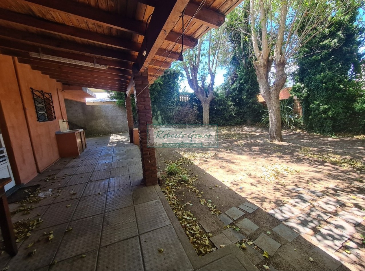 CASA EN LOTE PROPIO SOBRE AVENIDA PRINCIPAL