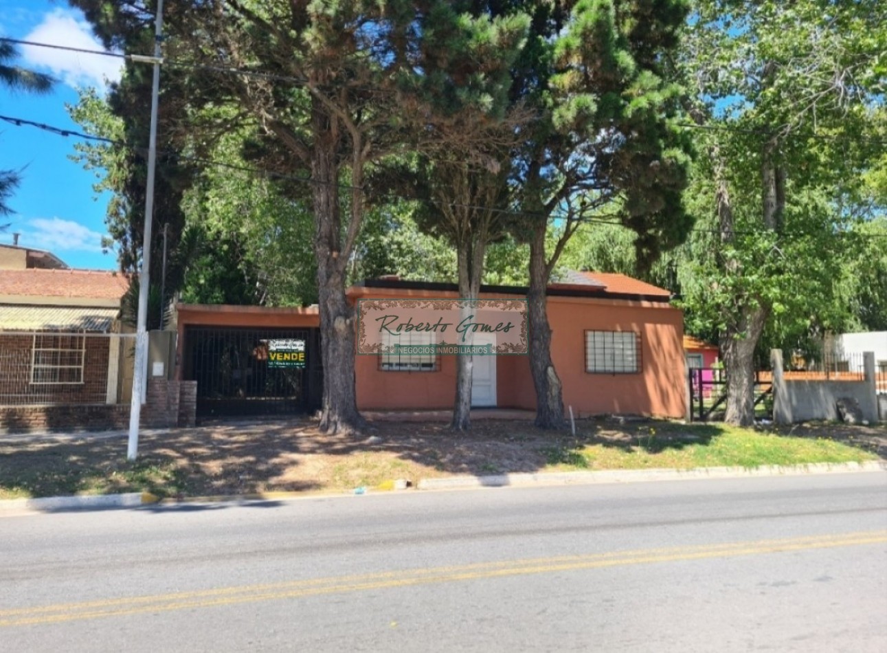 CASA EN LOTE PROPIO SOBRE AVENIDA PRINCIPAL