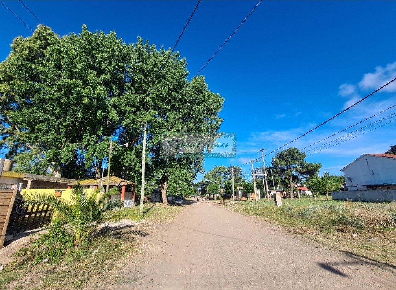 VENTA DE CHALET (de pozo) en linda zona de playas