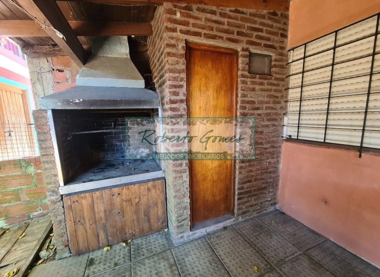 CASA EN LOTE PROPIO SOBRE AVENIDA PRINCIPAL