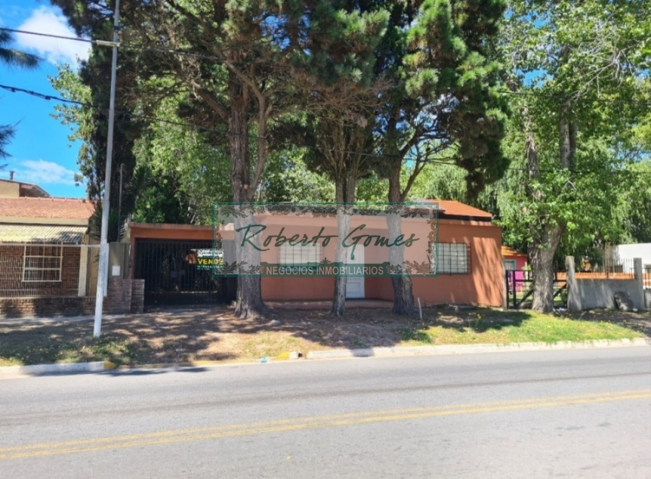 CASA EN LOTE PROPIO SOBRE AVENIDA PRINCIPAL