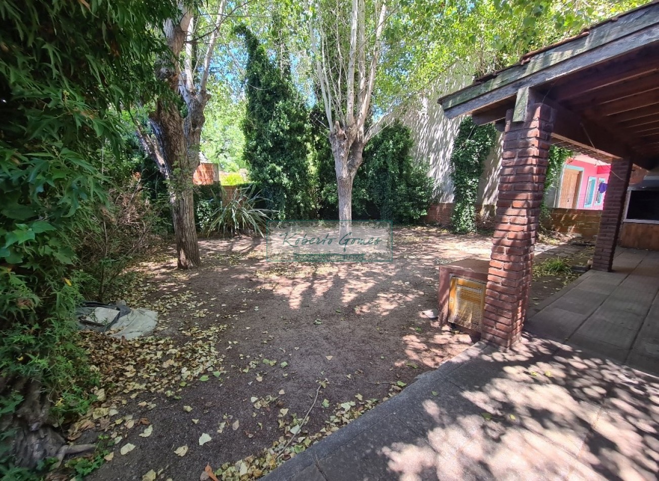 CASA EN LOTE PROPIO SOBRE AVENIDA PRINCIPAL