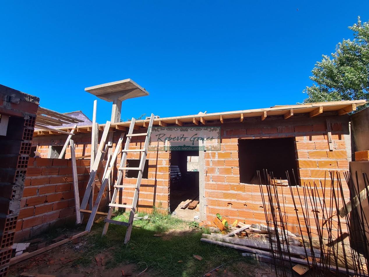 CHALET en DESARROLLO a 3 cuadras de la playa