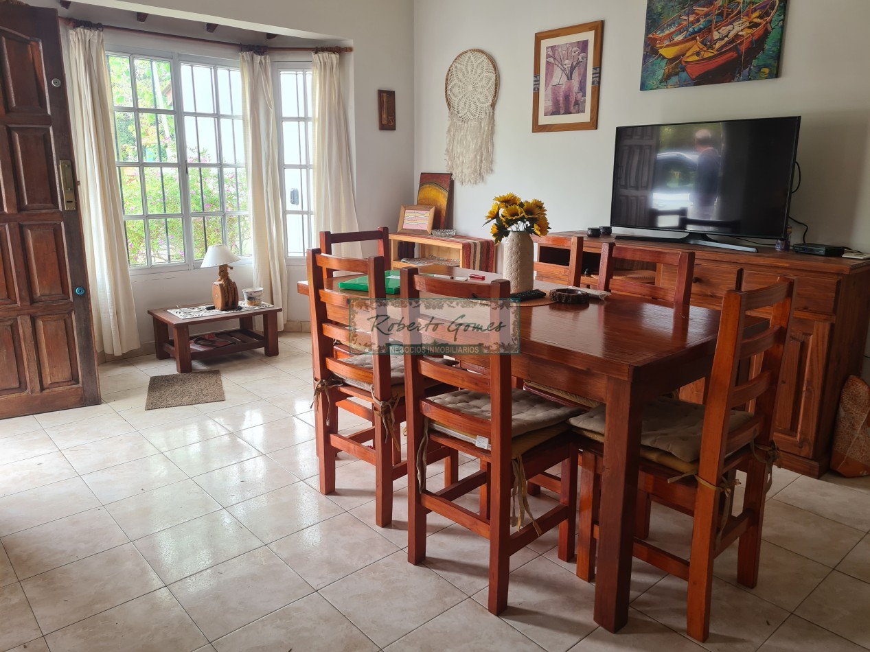 DUPLEX con medio terreno al limite de Costa del Este