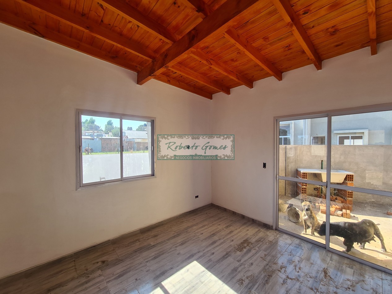 CASA 4 AMBIENTES (ph)