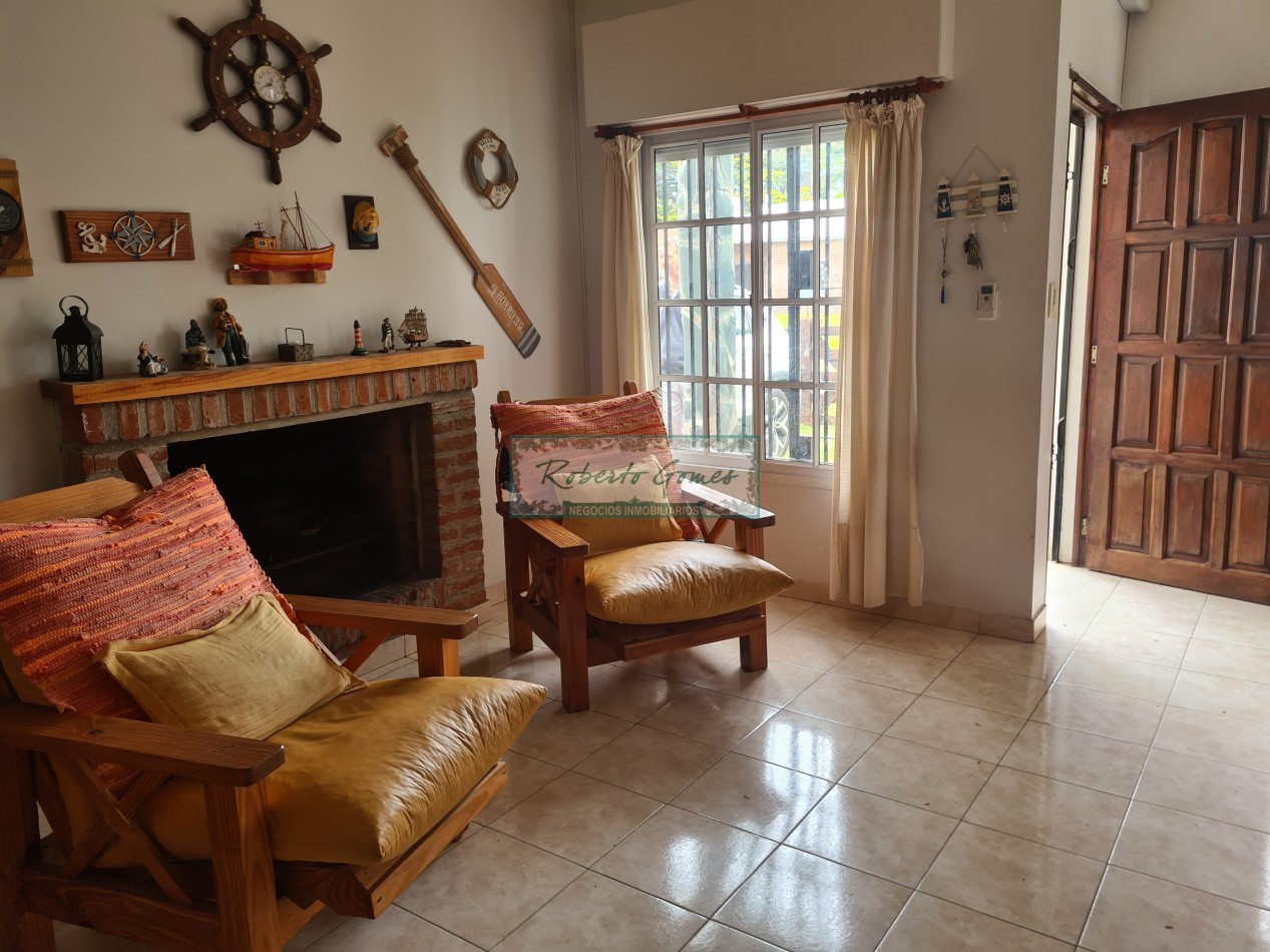 DUPLEX con medio terreno al limite de Costa del Este