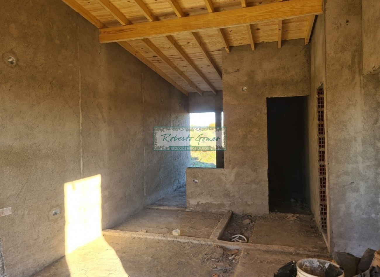 CHALET en construccion con 1/2 lote