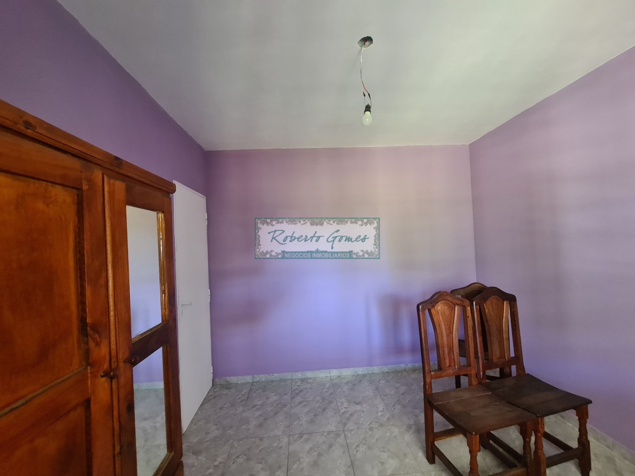 CASA MODERNA Y FUNCIONAL SOLA EN AMPLIO LOTE