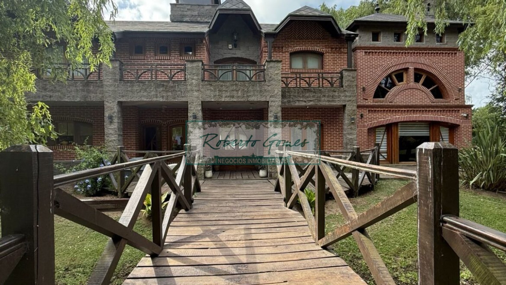 Espectacular casa con enorme terreno