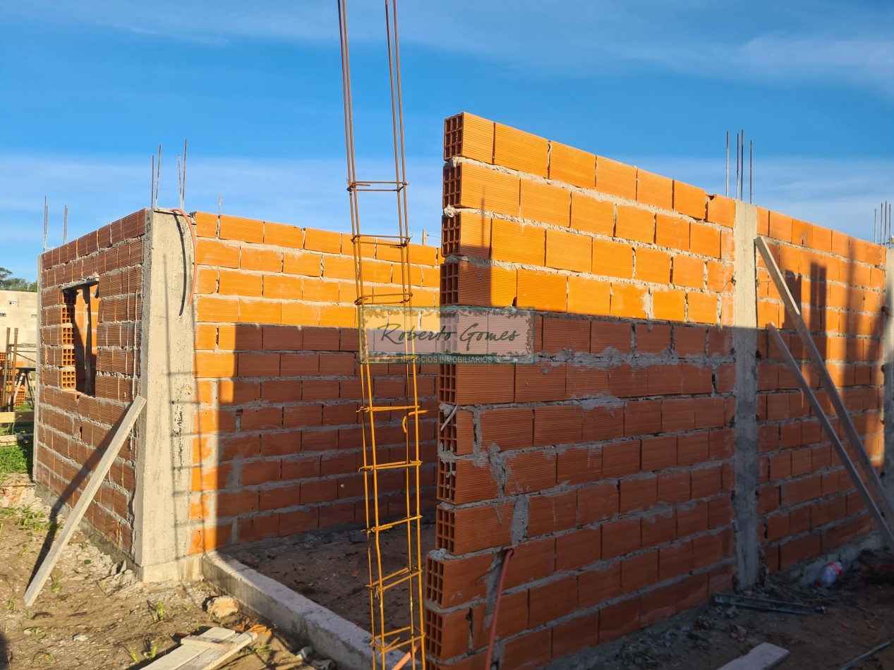 CHALET DE 3 AMBIENTES con 1/2 LOTE