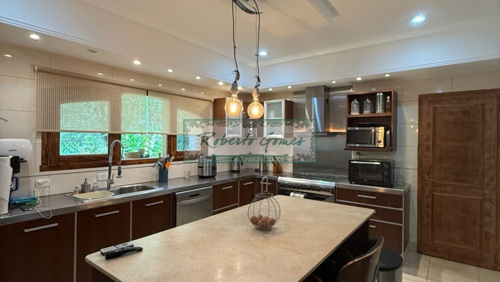 Espectacular casa con enorme terreno