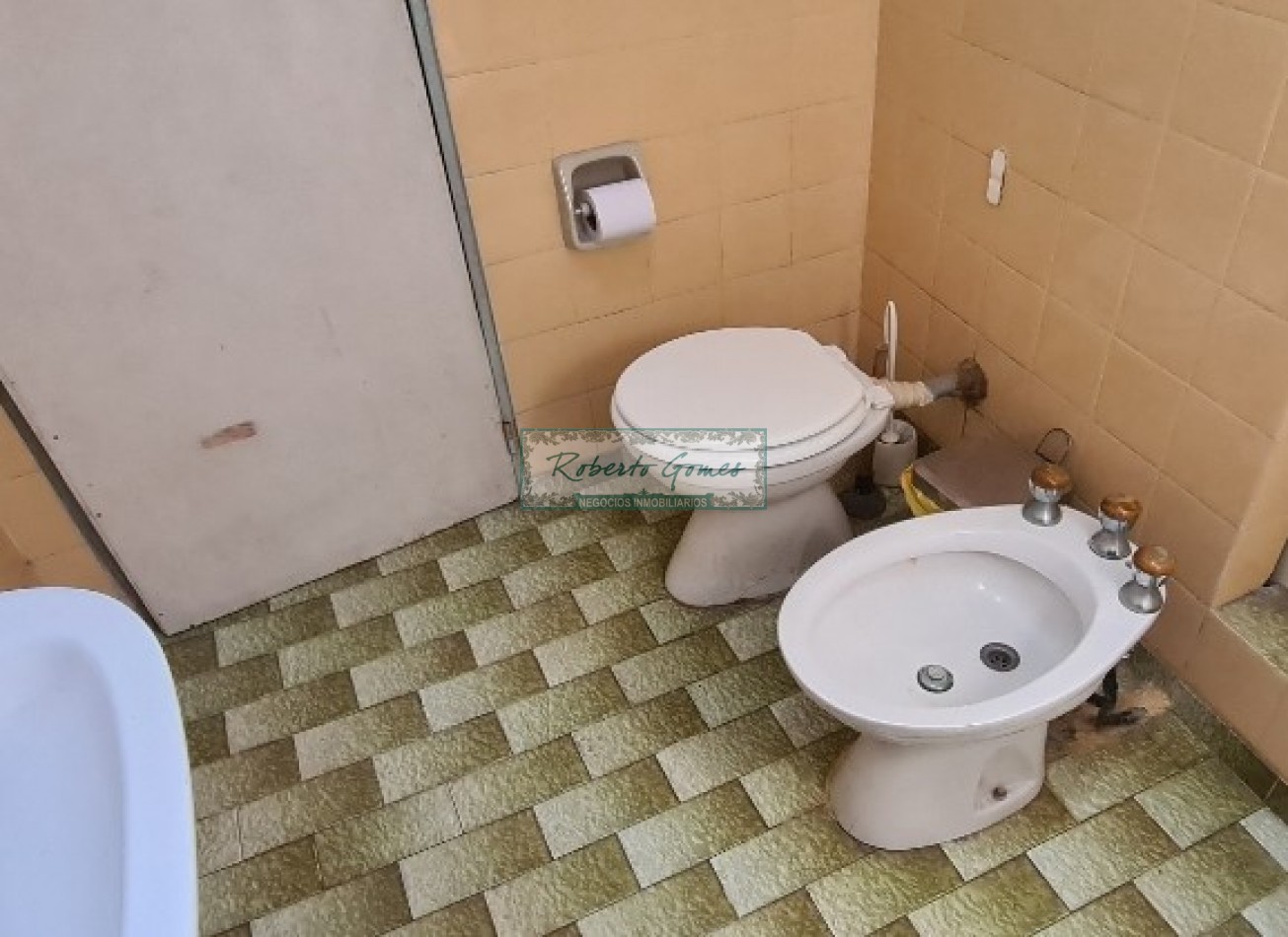 CASA EN LOTE PROPIO SOBRE AVENIDA PRINCIPAL