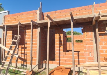 CHALET 3 ambientes en construccion