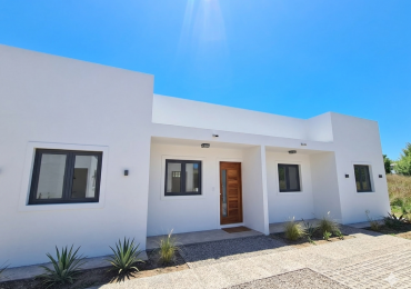 HERMOSOS CHALET EN CONSTRUCCION SOBRE AV.79 en MAR DEL TUYU