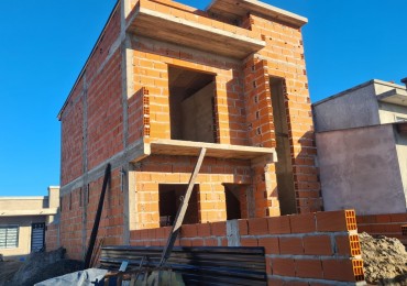 DUPLEX DE 3 AMBIENTES en MAR DEL TUYU - A ESTRENAR