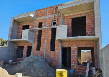 DUPLEX en MAR DEL TUYU con financiacion