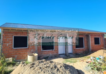 CHALET DE 3 AMBIENTES con 1/2 LOTE